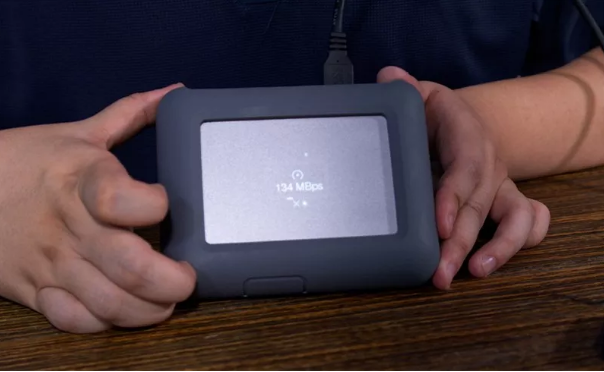 有它，誰還用電腦備份素材?!