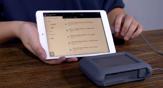 有它，誰還用電腦備份素材?!